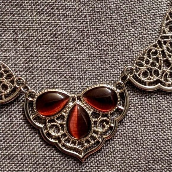 Foil heart design statement necklace w/plum/purple cats eye beads w/ earrings - Picture 5 of 13